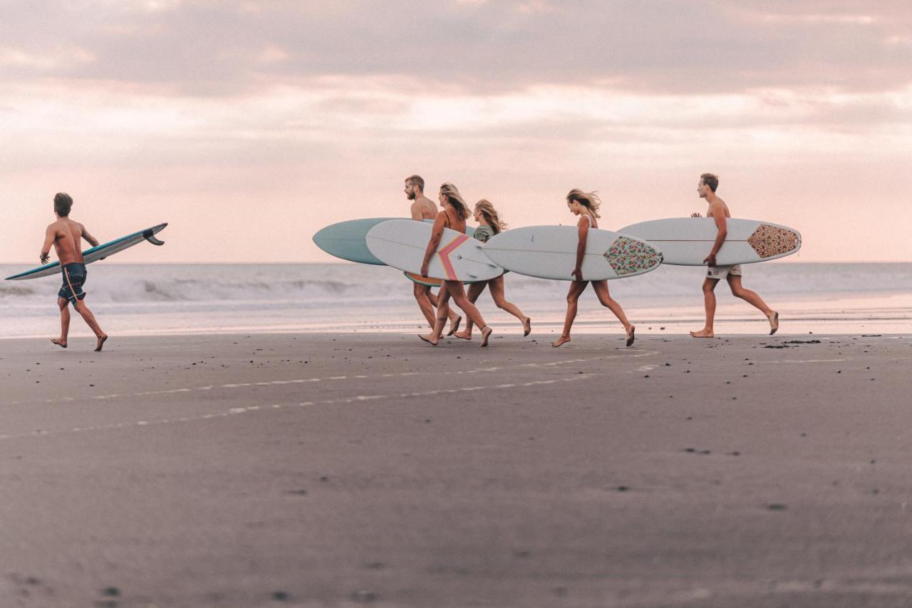 Seaside Tribe - Boutique Surf Stay & Retreat 타나롯 외부 사진