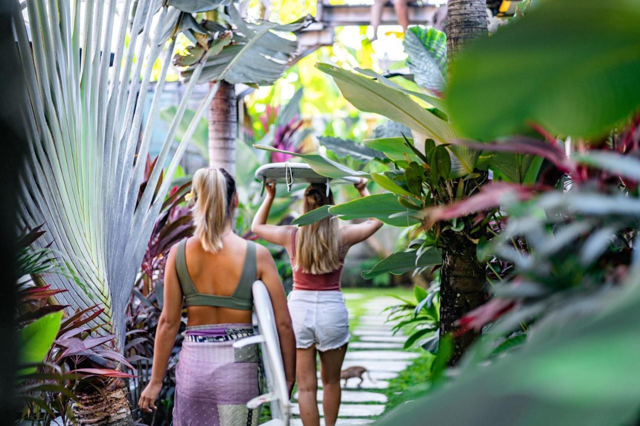 Seaside Tribe - Boutique Surf Stay & Retreat 타나롯 외부 사진