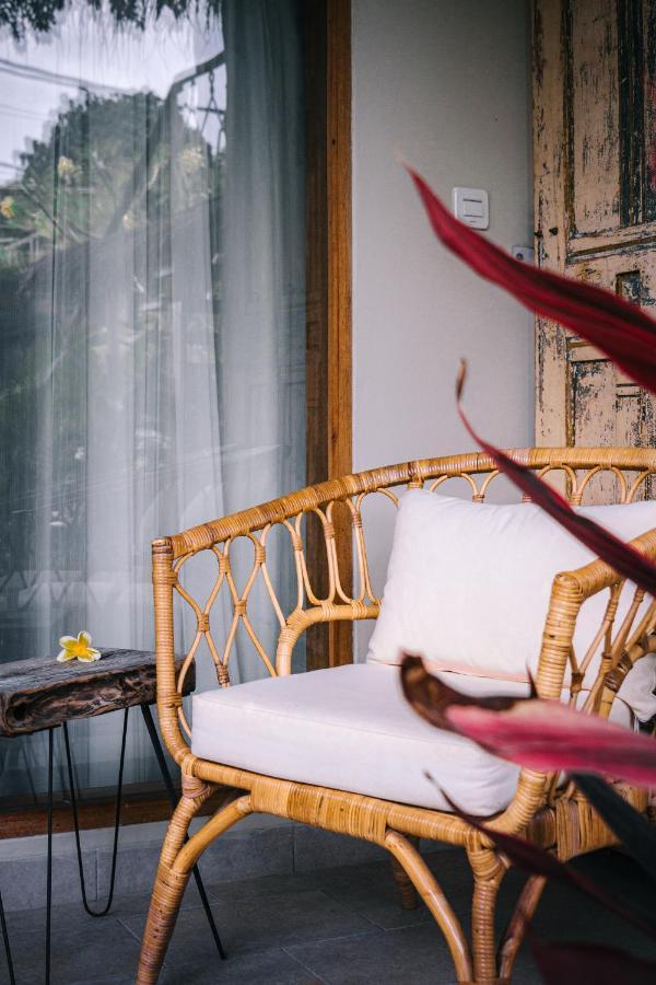 Seaside Tribe - Boutique Surf Stay & Retreat 타나롯 외부 사진